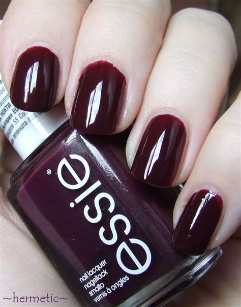 essie sole mate nail polish.